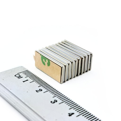NEODYMOVÝ MAGNET 20x10x1 TANIER S LEPIKOM 3M