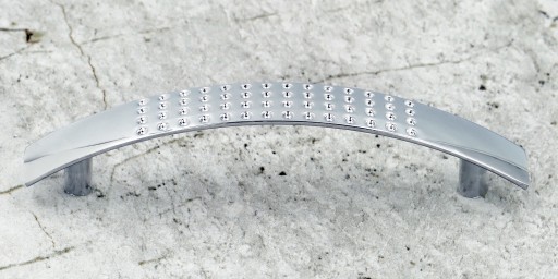 ÚCHYTKA NÁBYTKU KUCHYŇSKÁ SKRIŇKA ÚCHYTKA ZÁSUVKA ÚCHYTKA CHROM. 96MM