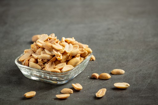 Pražené ARAŠIDY 500g polovice