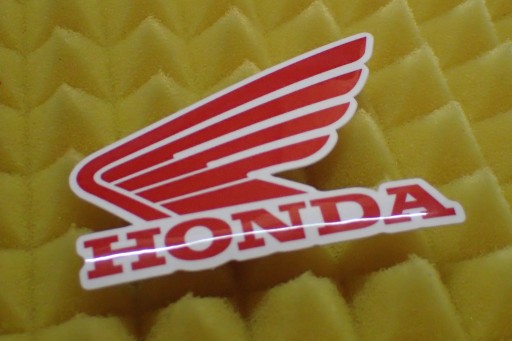 NÁLEPKA S LOGOM HONDA 7,4 x 6 cm