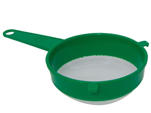 Plastové sitko, sitko, cedník s rukoväťou, 16 cm