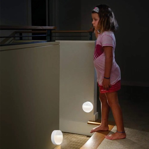 BEZDRÔTOVÁ LED SCHODISKOVÁ NOČNÁ LAMPA SÚMRAK SNÍMAČ POHYBU JE V PREVÁDZKE