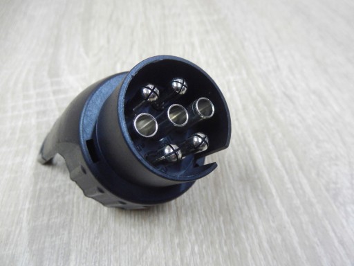Zásuvka adaptéra redukcie Zásuvka prívesu 7/13 PIN