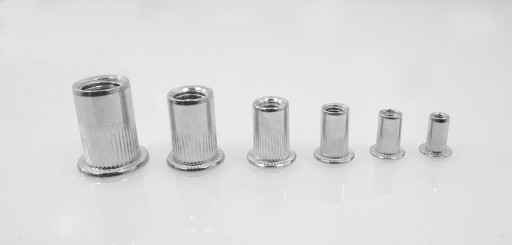 OCEĽOVÉ NITOVACIE MATICE VEĽKÁ SADA OCEĽOVÝCH NITOVACÍCH MATIC M3-M10 150 KS