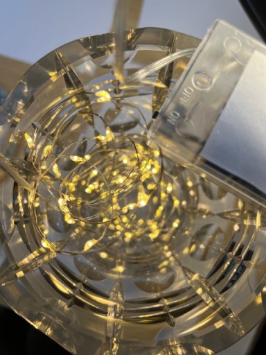 100 LED DRÔTOVÝCH SVIETIDIEL, NA BATÉRIU, TEPLÉ BIELE
