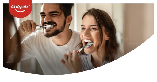 Zubná kefka COLGATE Slim Soft Advanced 2 kusy + ZADARMO