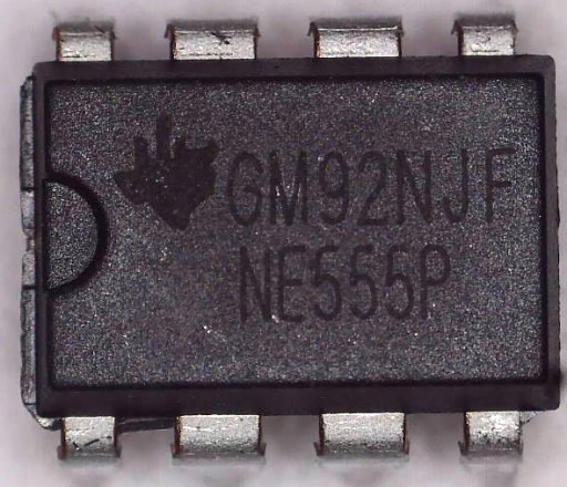 2x NE555 časovač časovača oneskorenie prerušovača DIP8