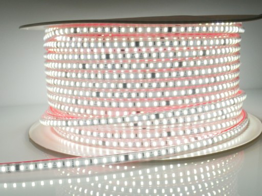 LED PÁS 230V 2835 120 LED 10W STUDENÁ BIELA, KAŽDÝCH 10 CM ZREZANÁ BEZ NAPÁJANIA