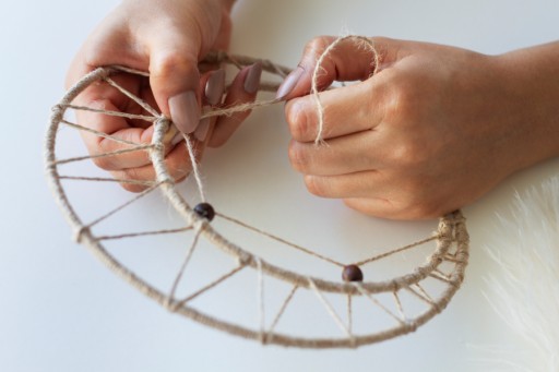 Prsteň lapač snov BIELY 6 cm