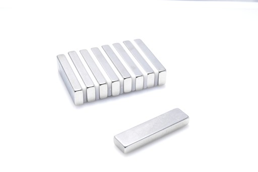 Neodymový tanierový magnet MPŁ 40x10x5 N38