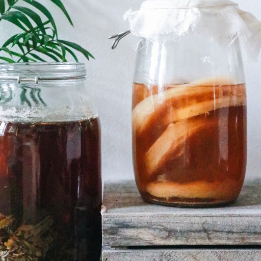 Kombucha s acerolou a zázvorom BIO 330ml