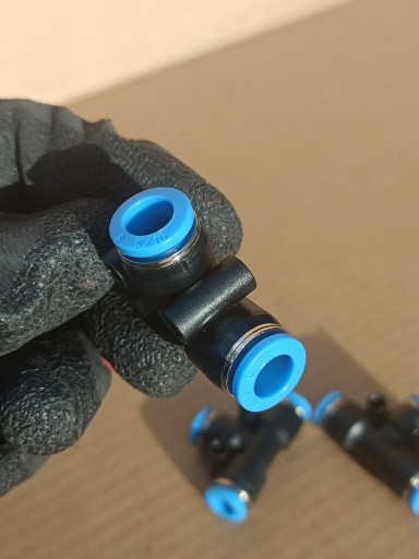 Konektor T-tee Pneumatický Zásuvný rozbočovač fi 8mm PE 8