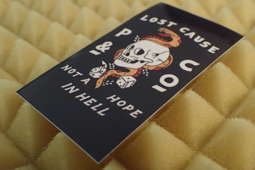 P&CO SKULL LOST CAUSE NÁLEPKA HARLEY 4,7 x 8,6 cm