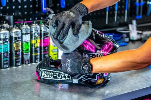 Muc-Off prípravok na čistenie priezorov a skiel prilieb, okuliarov a motocyklov