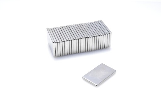 Neodymový tanierový magnet MPŁ 25x15x2 N38
