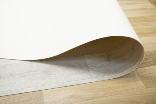 šírka 1,5 m SVETÝ KOBEREC PVC AKO SIVÉ PANELY