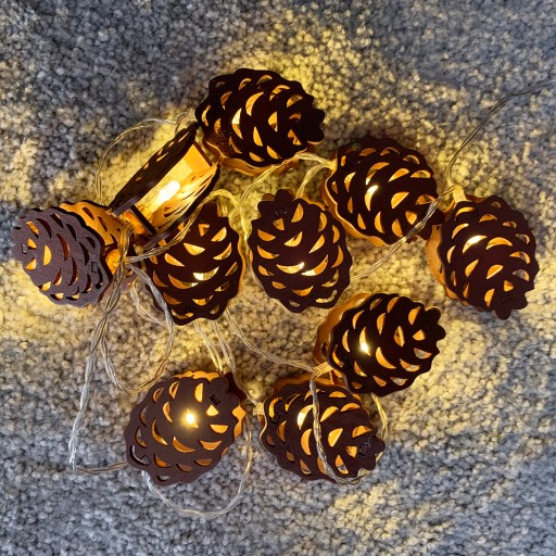 Teplé LED girlandové šišky, 10 ks
