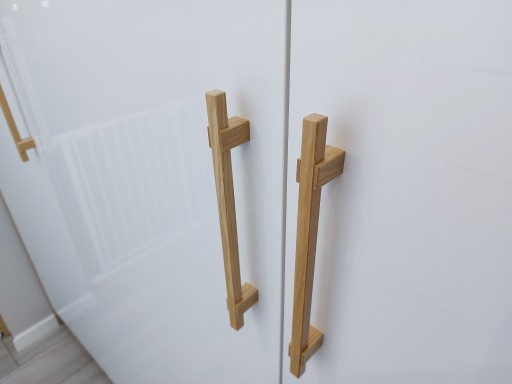 Drevená nábytková rúčka z dubu, dĺžka: 262 mm