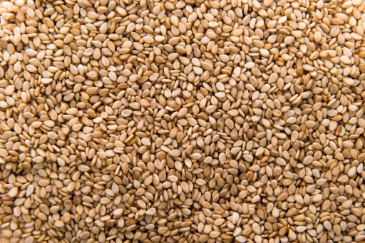 BIELY SEZAM, lúpané zrno, najvyššej kvality 1kg 1000g Bakamo