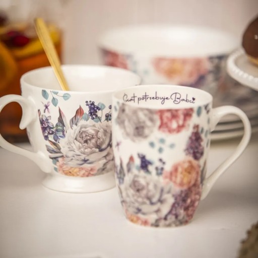 Porcelánový hrnček Altom Design s kvetmi pre babičku, 320 ml Babičkin deň