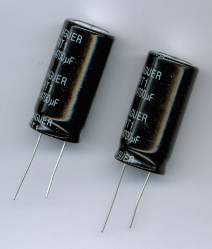 4700uF 50V 4700 µF 50 V LEAGUER (2 KS) ELEKTROLYTICKÝ KONDENZÁTOR