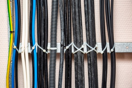 KABELOVÉ SVAZKY 2,5/100mm ZIPS