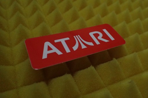 NÁLEPKA ATARI NÁLEPKA 8 x 3 cm
