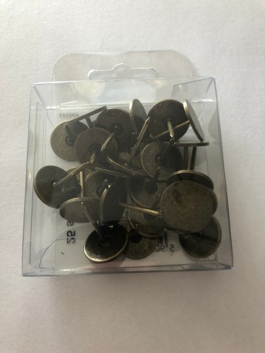 GOMBÍKY NA ČALÚNENIE mosadzné špendlíky 18 mm - 25 ks
