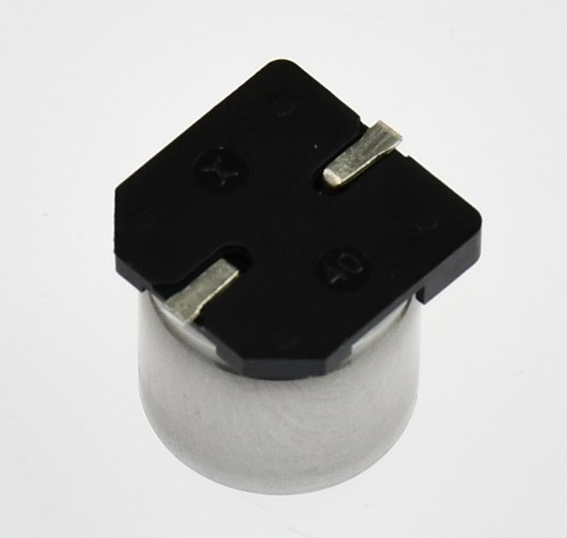EDH227M035A9PPA KEMET Elektrolytický kondenzátor 220uF 35V SMD 10ks