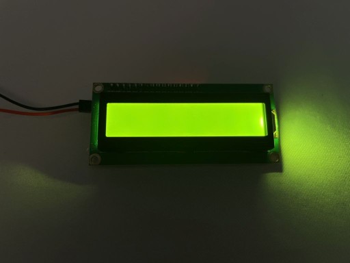 LCD DISPLEJ 1602 2x16 I2C CONVERTER čierne znaky žltozelené pozadie