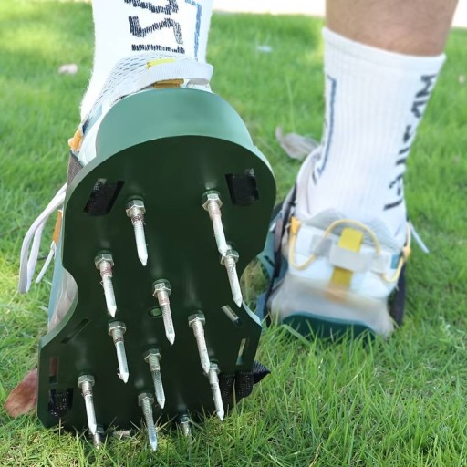AERATOR Vertikutátor na TRÁVNIKY PREVZDUŠŇOVANIE VEĽKÉ OSTRE do topánok AREATOR