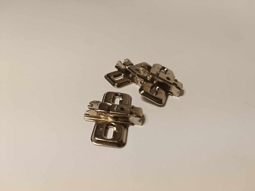 Vodiaca lišta pre pánty blum 173L6100 CLIP BLUM