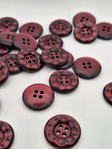 Plastový ozdobný kvet vínový gombík, závit, 4 otvory, 23 mm, 2 kusy