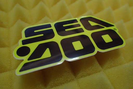 NÁLEPKA SEA-DOO NÁLEPKA SEA-DOO 7,6 x 3,8 cm