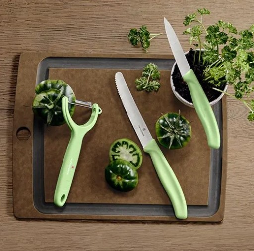Nôž na zeleninu hladký 8 cm zelený Victorinox