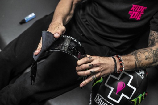 Muc-Off prípravok na čistenie priezorov a skiel prilieb, okuliarov a motocyklov