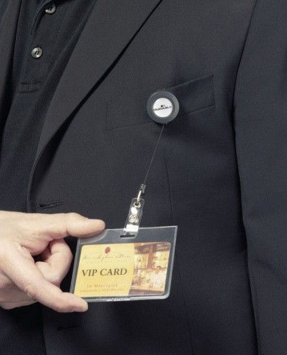 Sťahovací mechanizmus s odolnou kovovou sponou