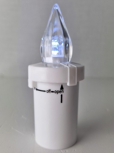 LED VLOŽKY NA SVIEČKY ELEKTRICKÁ VLOŽKA S BATÉRIOU+ 2xR6 BIELA