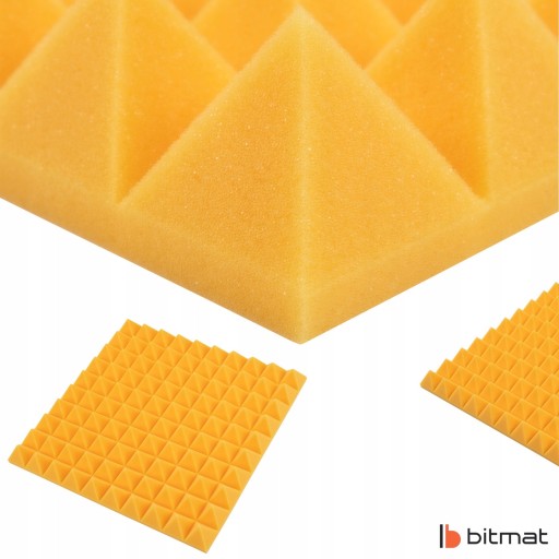 Žltý pyramídový akustický panel, ktorý tlmí ozvenu