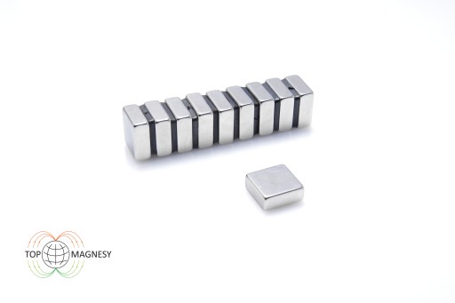 Neodymový tanierový magnet MPŁ 12,5x12,5x5 N38