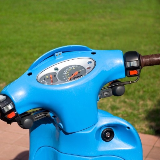 POČÍTADLO HODÍN PREVÁDZKY MOTORA 12 / 24 V