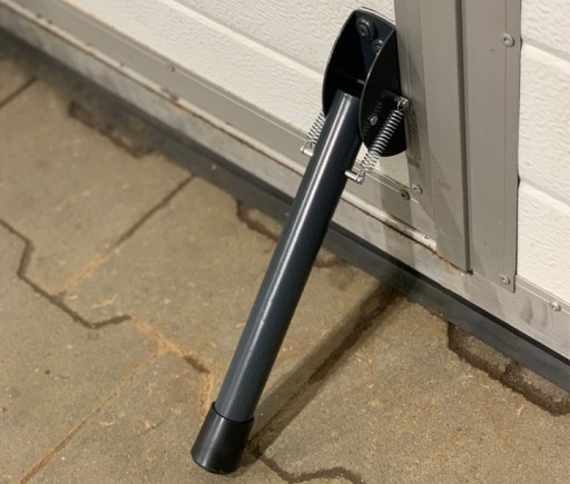 STOJANOVÁ ZAMYKACIA NOHA PRE PÄŤKU ZÁMKU BRÁNY 25X300 ANTRACIT