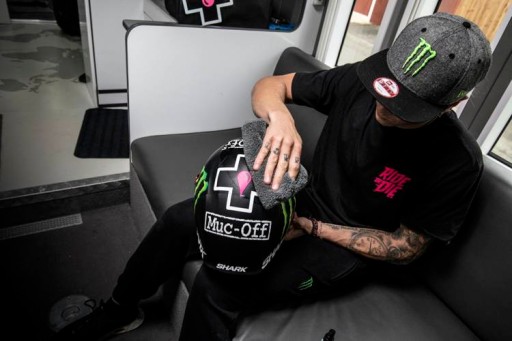 Muc-Off prípravok na čistenie priezorov a skiel prilieb, okuliarov a motocyklov