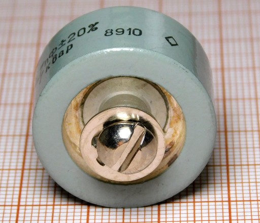 Keramický kondenzátor 4,7pF 6kV 7kWar