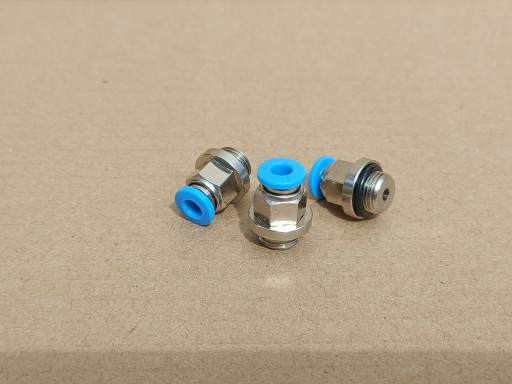 Priamy zásuvný pneumatický konektor fi 4mm závit 1/8