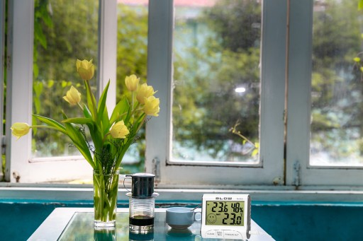 METEOROLOGICKÁ STANICA POČASIE TEPLOMER HYGROMETER SADA MAGNETOVÝCH BATÉRIÍ