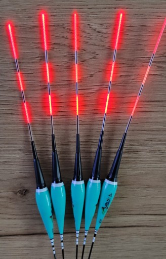 Plavák 1,5g - 24 cm - ZMENA FARBY + kamufláž + dve funkcie + batéria