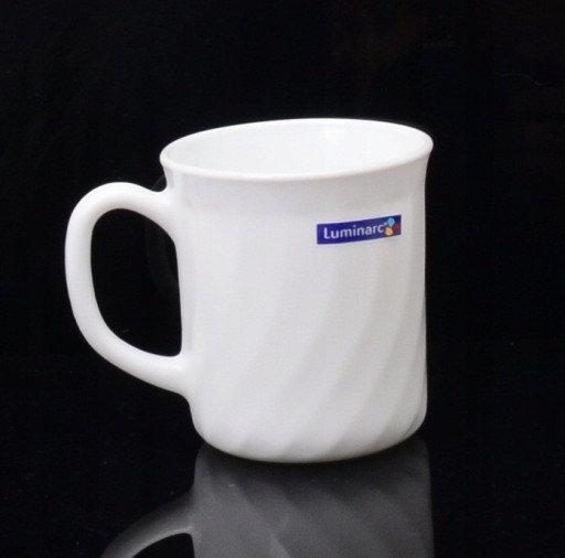 Biely sklenený hrnček Luminarc Trianon 290 ml