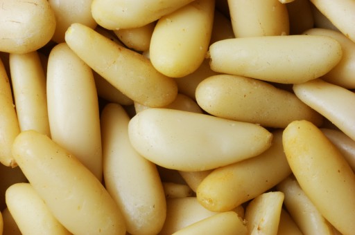 PINI orechy 100g čerstvé, zdravé