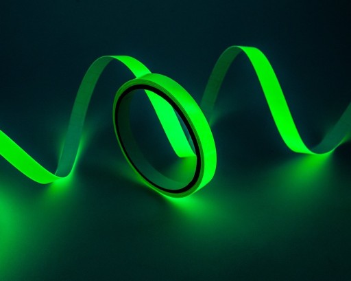GLOW IN THE DARK TAPE - SAMOLEPIACA fosforeskujúca FLUORESCENTNÁ